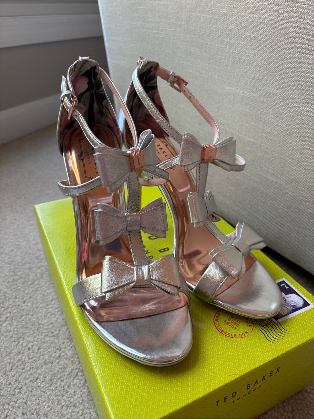 Ted Baker Appolini Silver Metallic Bow T-Strap Heels- Excellent Condition!